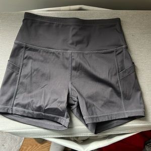 Women’s grey bike shorts with pockets Size: XS